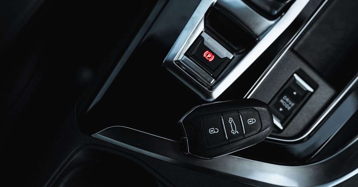 Ford car key fob — Parkchester Locksmith Bronx Corp