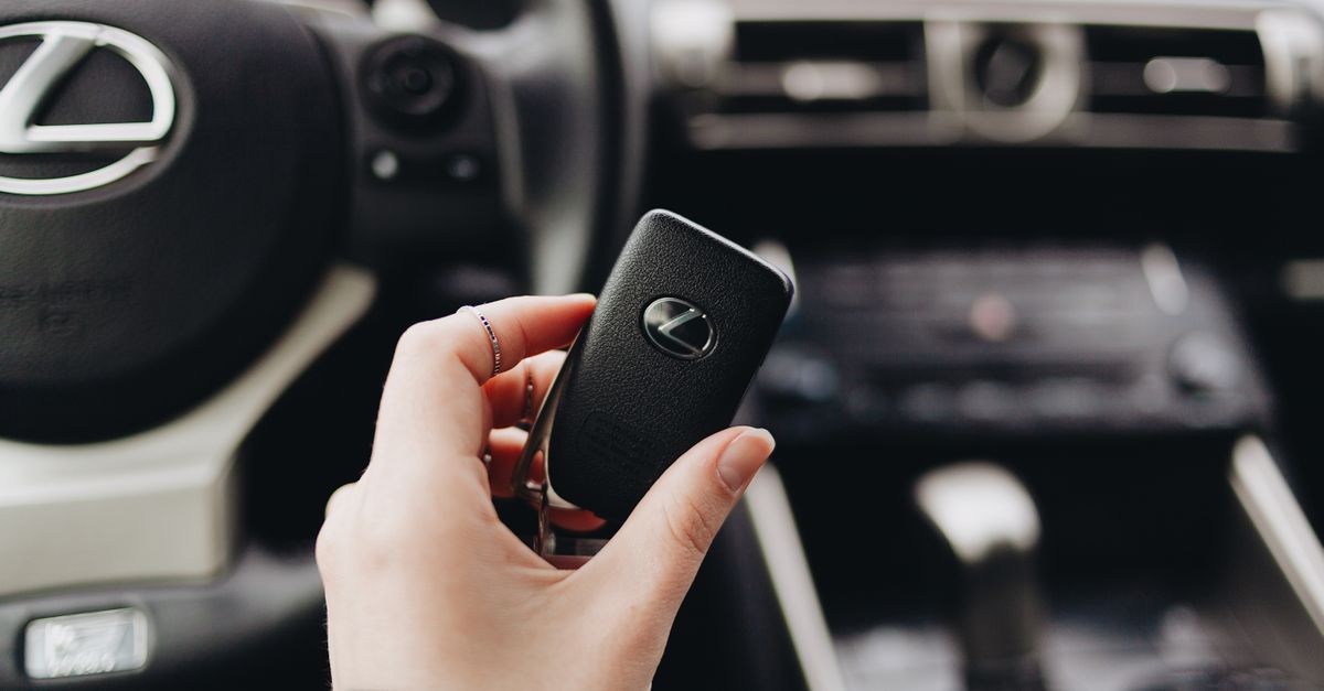 Honda car key fob — Parkchester Locksmith Bronx Corp
