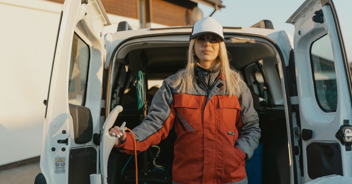 locksmith service technician — Parkchester Locksmith Bronx Corp